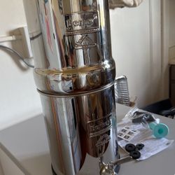 Berkey Gravity-Fed Stainless Steel Water Filter Unit 1.5 Gallon (Filters Not Included) LOCAL ONLY