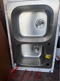 Hermoso sink nuevo de cocina solo era el display 33x22