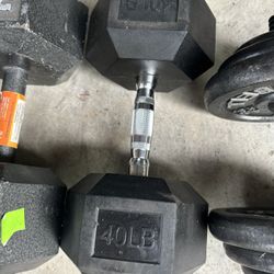 new one 40lb rubber dumbbell 
