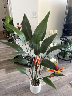 Pretty Artificial Plant With Flowers 4 Ft Tall ! Brand New 