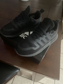 Adidas Boys Size 3