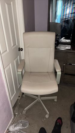 White Office Chair ergonomic