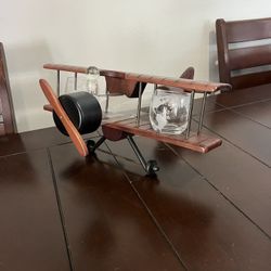 Reusable Wine Accessory Sets Aircraft Shape Whiskey Decanters Set,Wooden Structure Whiskey Bottle Dispenser And 2 World Map Glasses For Liquor, Scotch