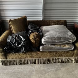 Vintage Couch With Decorative Pillows