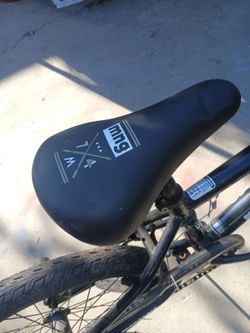 Brand New  BRAWLER Mongose  trip bike