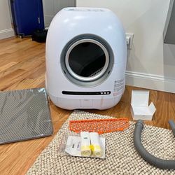 Automatic Self Cleaning Cat Litter Box (Brand New)