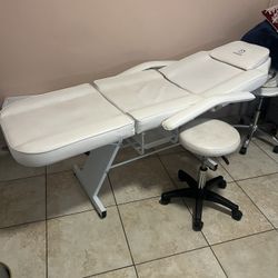 Spa bed. Facial Permanent make Up. Waxing 