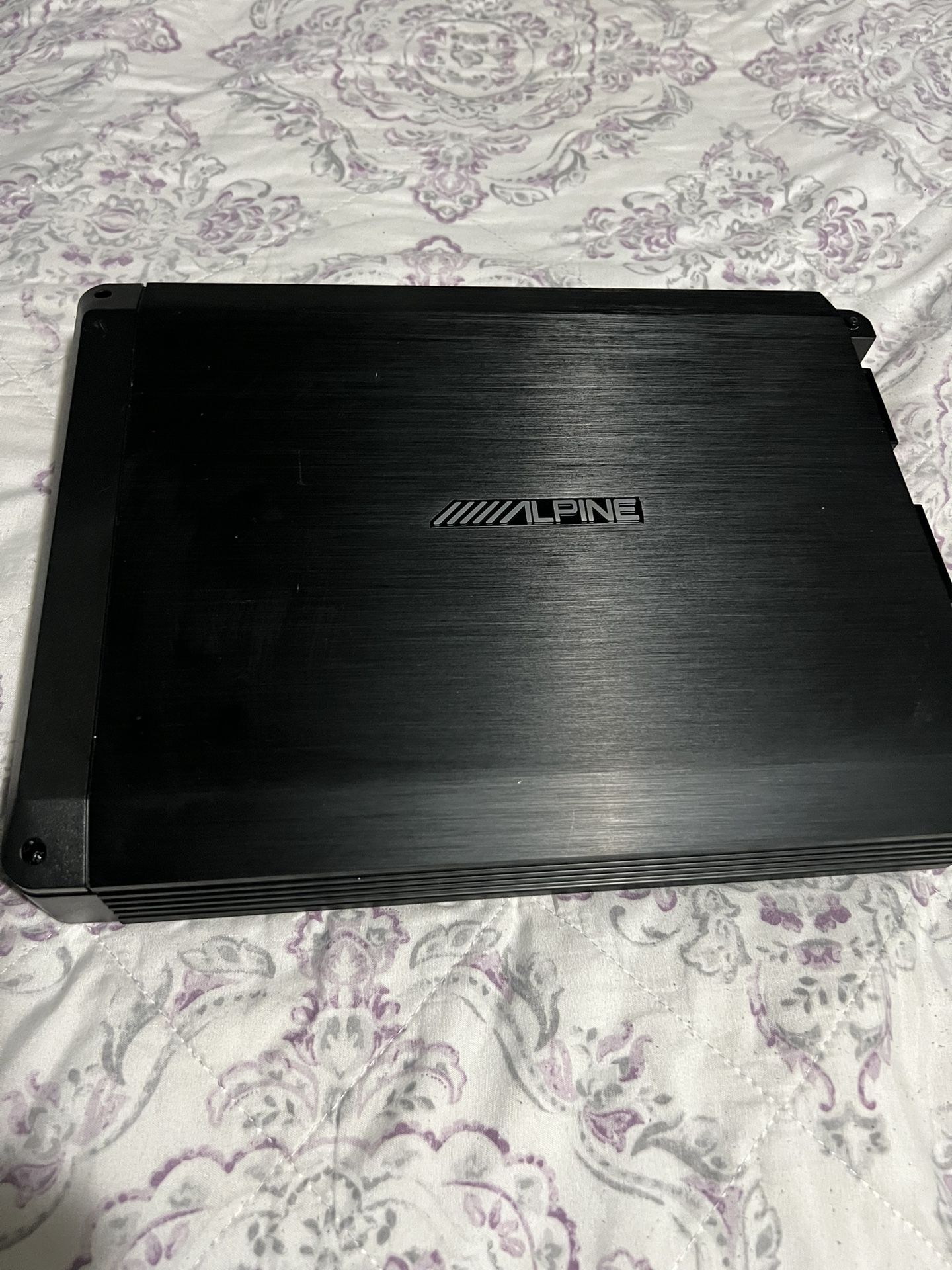 ALPINE BBX-F1200 4 Channel