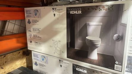 Kohler Maxton 2-piece Elongated Toilet