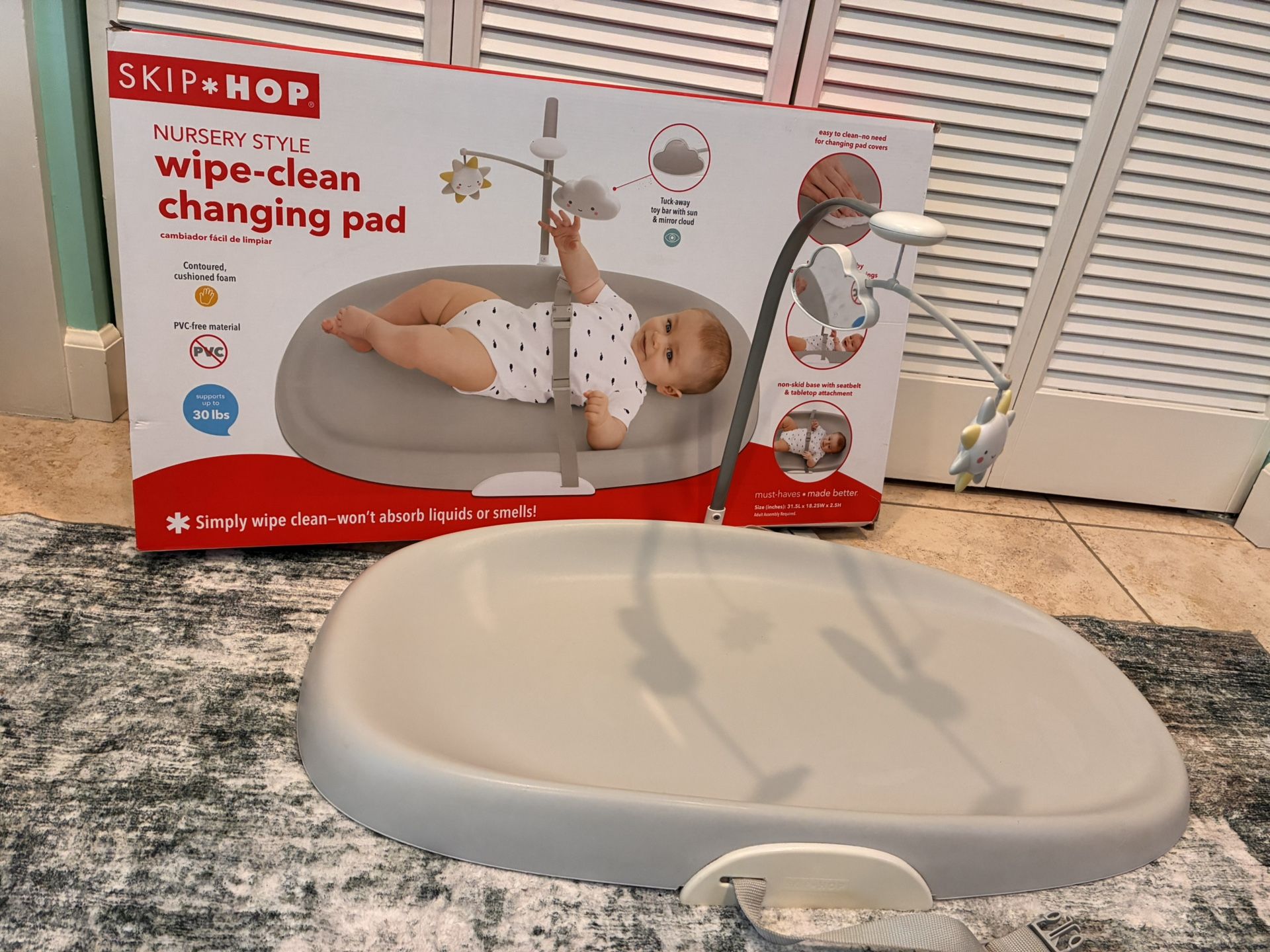 Skip Hip Wipe-Clean Changing Pad