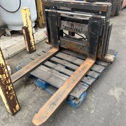 TOYOTA PROPANE FORKLIFT ATTACHMENT 
