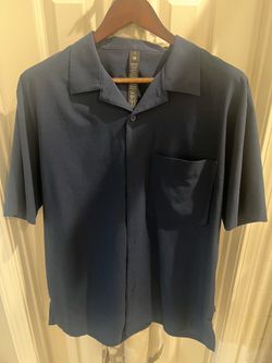 Lululemon men’s camp collar button down