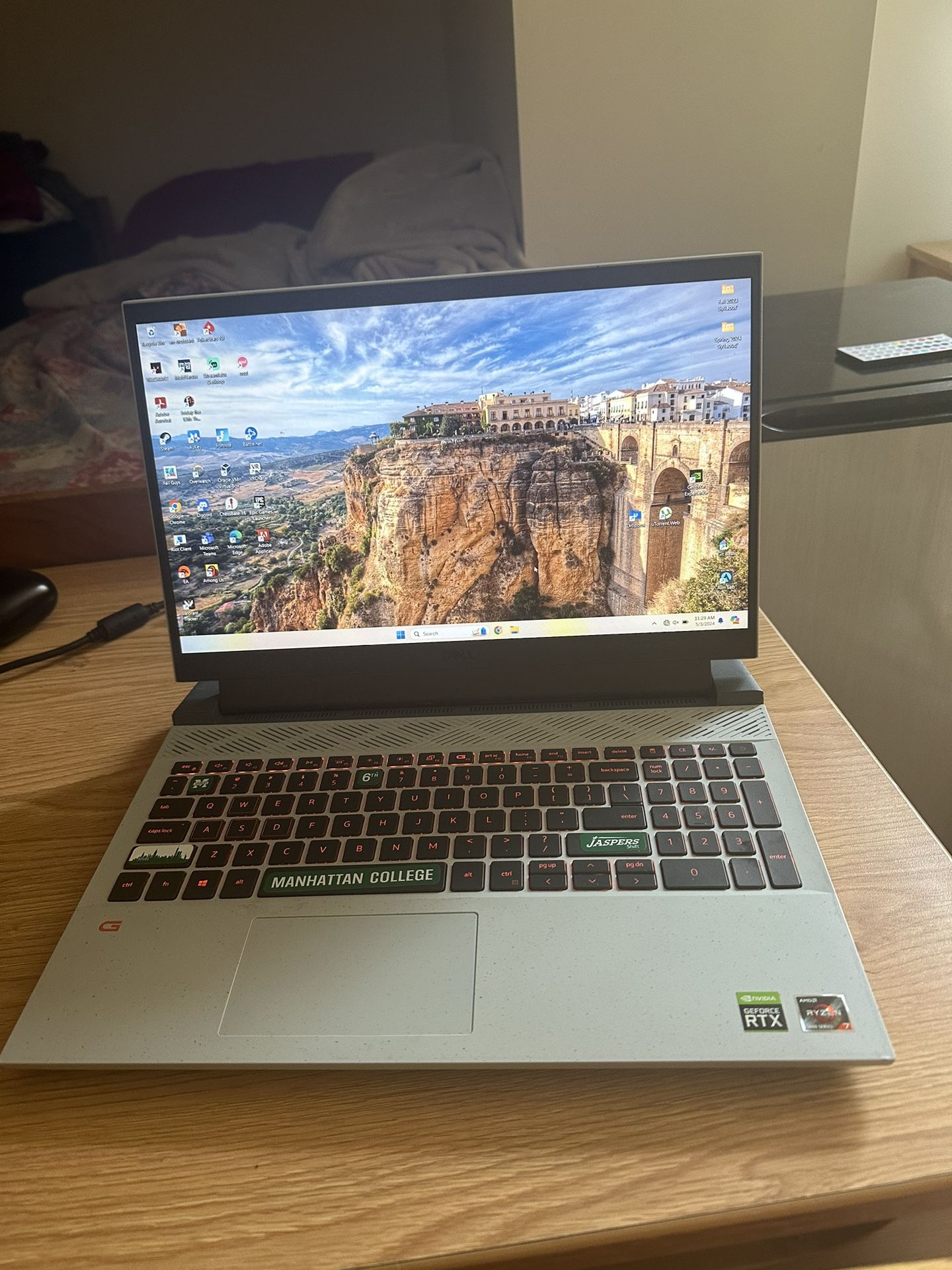 HP Laptop AMD Ryzen 7 5800 RTX 3050 Ti