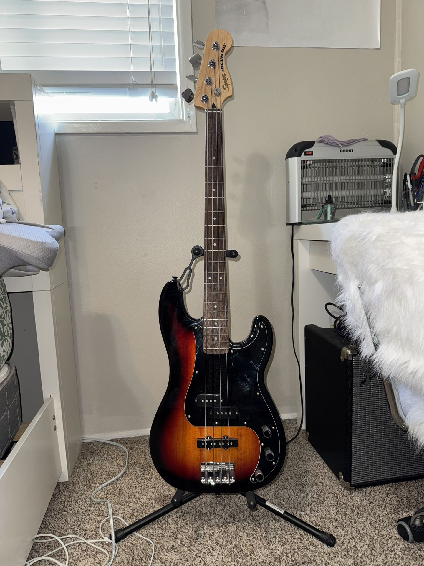 Squier Affinity PJ Bass w/Flatwound Strings