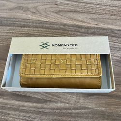 Kompanero Genuine Leather Woven Wallet Clutch - New in Box