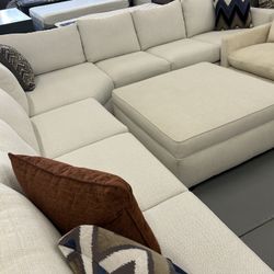 Modern Design Sectionals Available, No Credit Required 