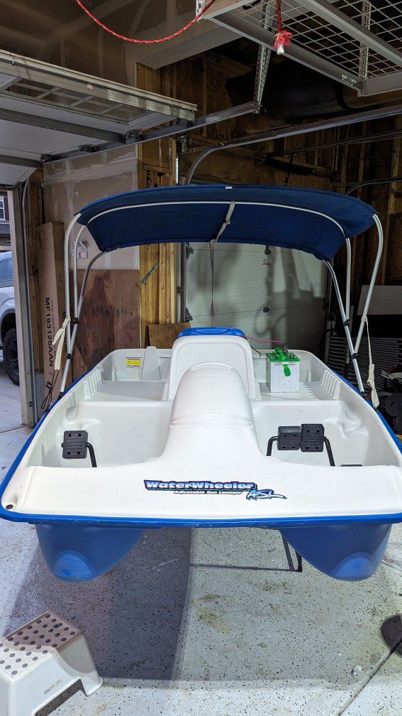Electric Pedal Boat With Battery And Anchor for Sale in Commerce