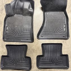 AUDI Q5 FLOOR MATS & TRUNK COVER/TRAY