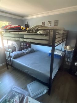 Queen bunk bed