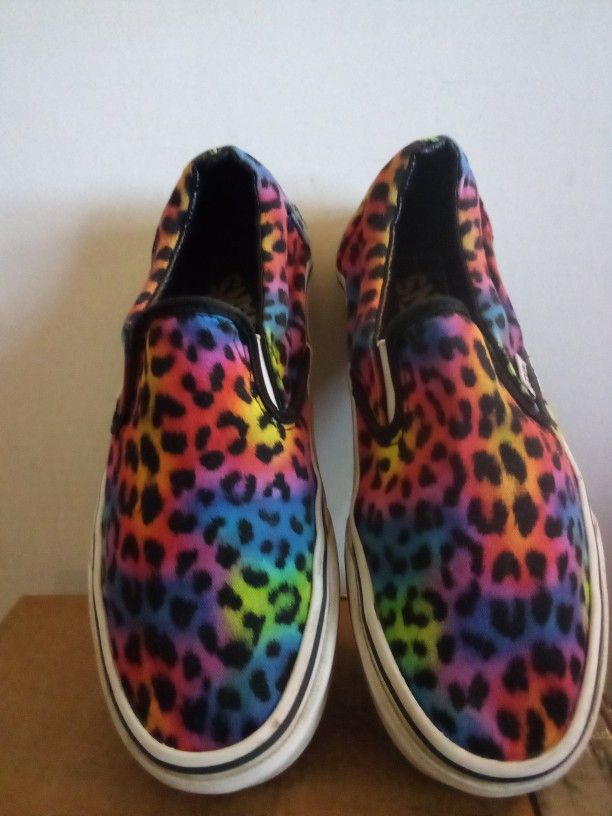 Vans authentic canvas skate shoes leopard print SIZE 8 women's good condition.
