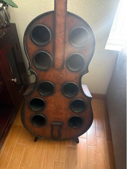 Guitar wine holder