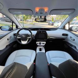 Toyota Prius four 2017 4D hatchback