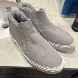 Grey suede TOMS Size 7
