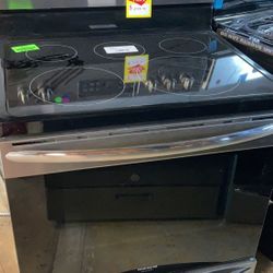 Frigidaire GCREAF Gallery Stove