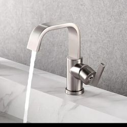 Brand New Luxier single hole Brushed Nickel bathroom faucet. LUX