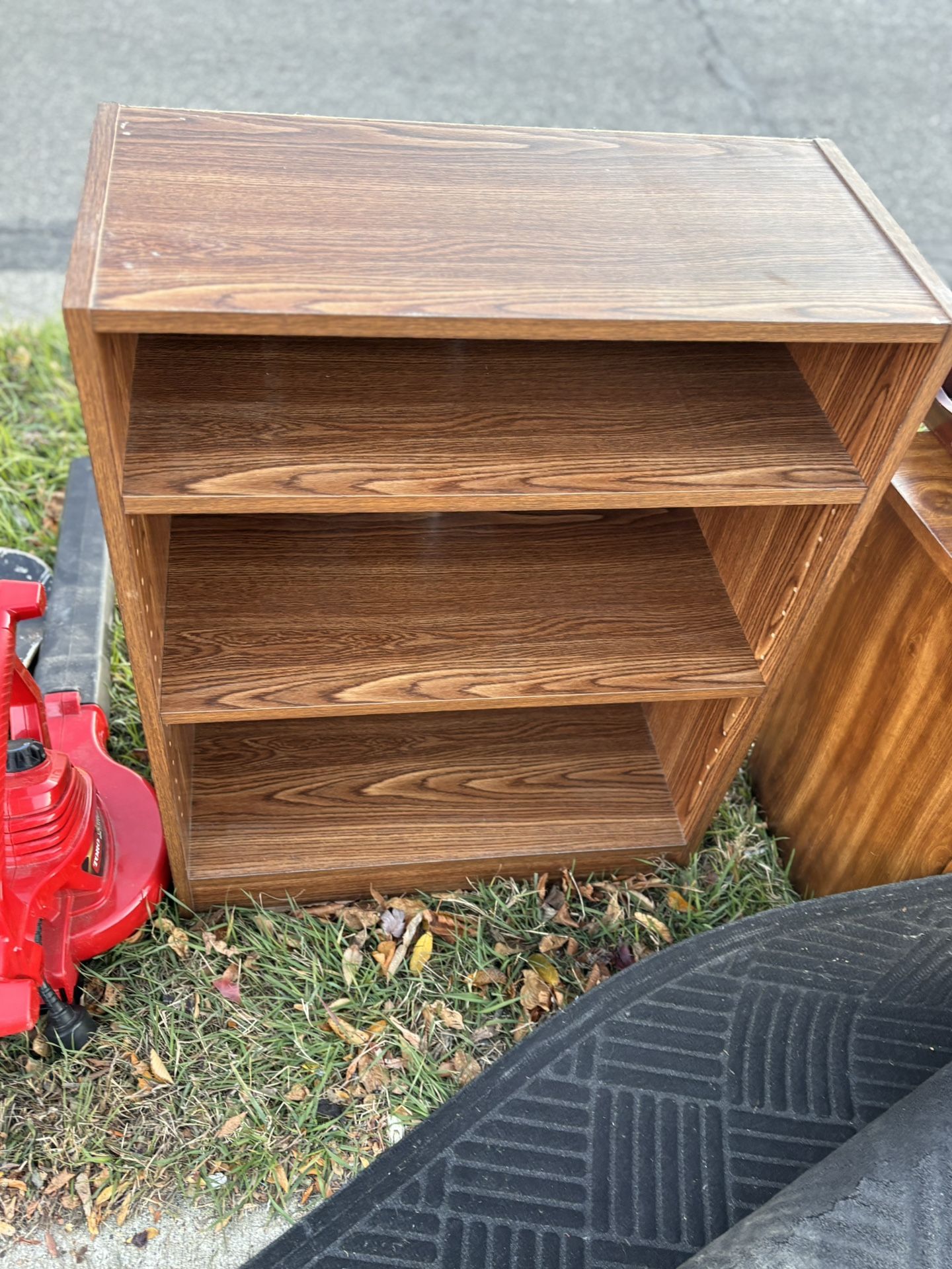 Nice bookshelf pick up Mequon, Wisconsin or $20 delivery Milwaukee Mequon area