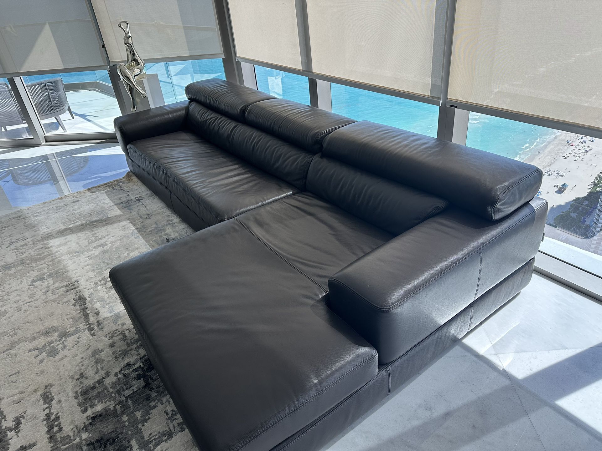 ARTEFACTO * sectional *