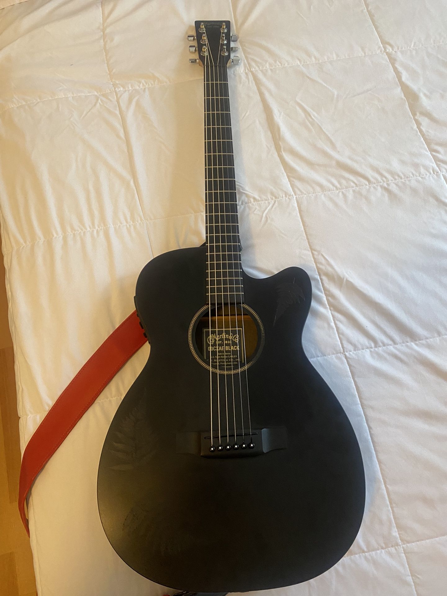 Martin Acoustic Electric Guitar Excellent . 