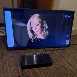 Samsung The Frame 43” 4K UHD Smart TV + One Connect Box (2020) 