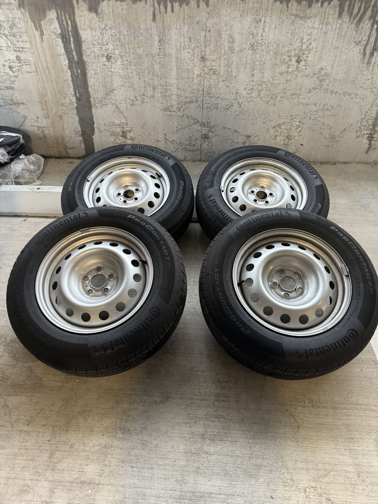 2025 Ford Maverick OEM Wheels + Continental Tires – Only 2k miles