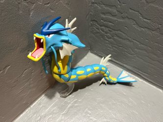 Gyarados figurine