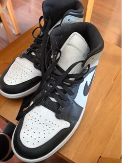 Men’s Nike sneakers