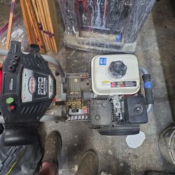 Simpson Pro Series 3700 PSI 2.5 GPM Pressure Washer Honda Motor GX300