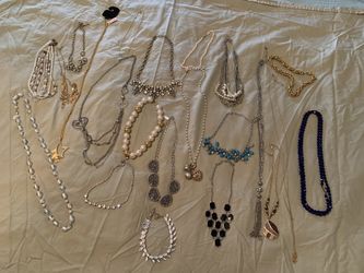 Necklaces Lot Of 22 Group # 6