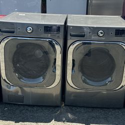 LG Washer And Dryer Set 