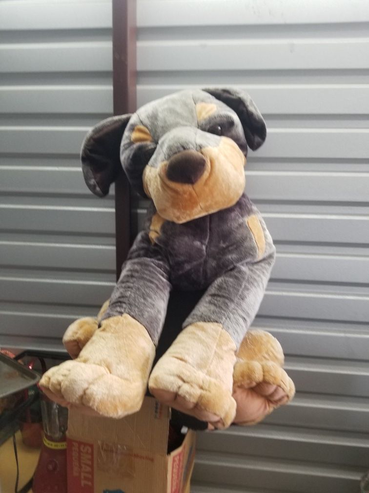 Extra large stuffed dog like new condition sanitized