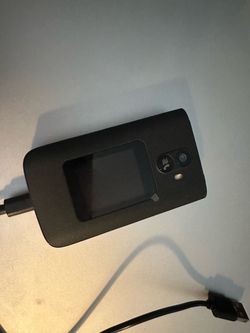 Practically new! TCL flip phone 3