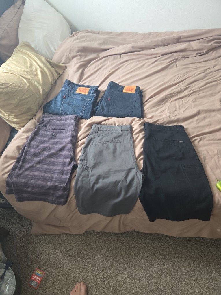 Levi Pants, Volcom, Fox,quicksilver Shorts