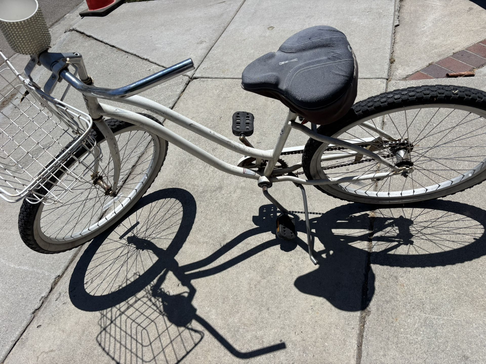 Beach cruiser with basket and cupholder and giant Cypress aluminum bike 21 speed