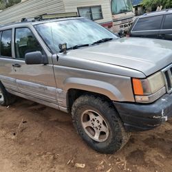 Ninety seven jeep cherokee laredo