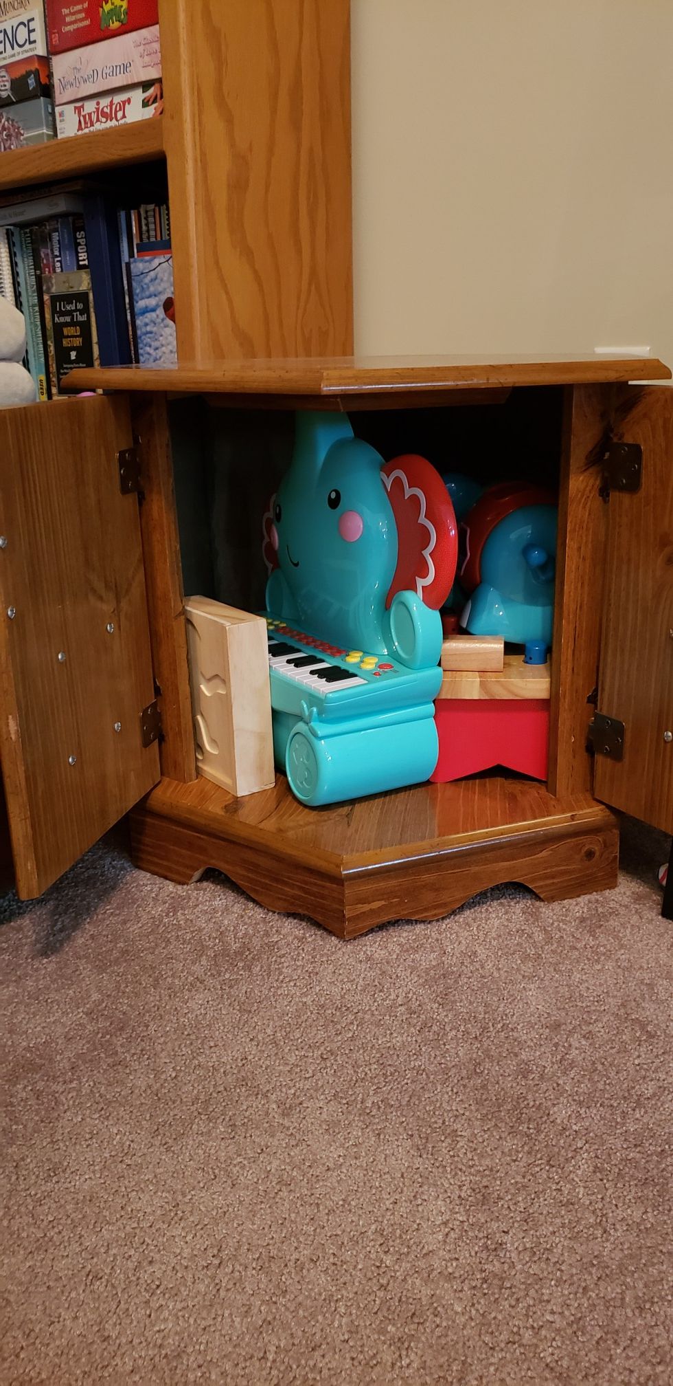 Matching entertainment center/coffee table and 2 end tables for Sale in