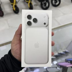 iPhone 17 Pro Max Unlocked 512GB! Finance For $50 Down Payment!!