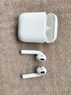 Apple AirPods 1st generation