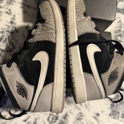 Boys Jordan Nike Shoes Size 2y