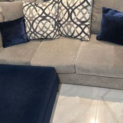 Hermoso Sofa Con Ottoman