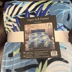 🛏️✨ Super Soft Flannel KING Blanket – Blue Tropical Leaves Print ✨🛏️ $15 each or 2 for $25 – BRAND NEW  Bring comfort and style to your home with th